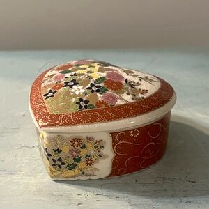 Satsuma Japanese Heart-Shaped Floral Trinket Box